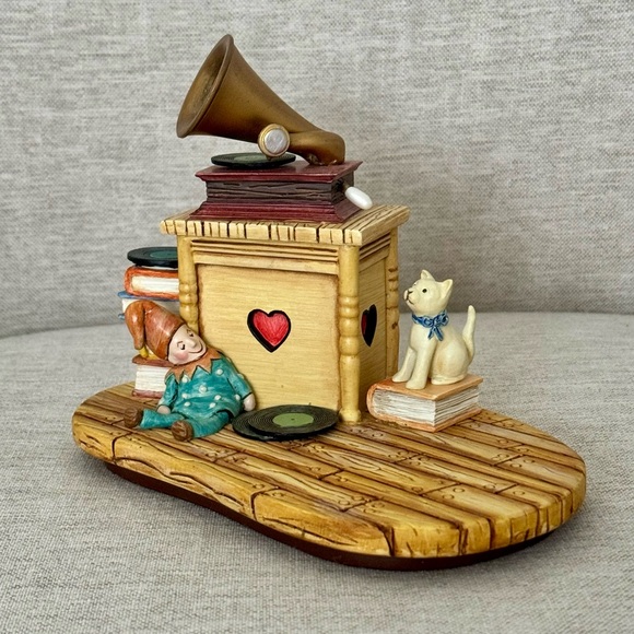 Time to Dance Limited Edition Musical Hummelscape - M. I. Hummel #1080-D 2003 - Picture 6 of 13